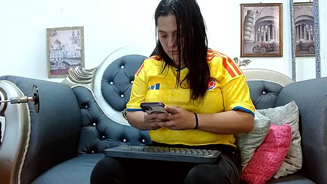 Snapshot of KataleyaStiward chatting on 06-17-26, 12:50 KataleyaStiward online show from 06-17-26, 12:50