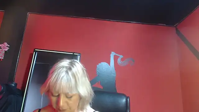 KLOE PIELL online show from 12-16-25, 08:03