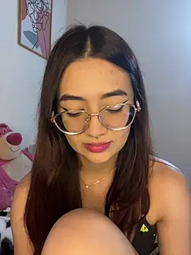 Snapshot of HallieLemon1 chatting on 02-16-25, 04:09 HallieLemon1 online show from 02-16-25, 04:09