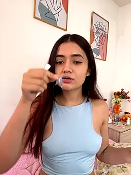 Snapshot of HallieLemon1 chatting on 10-10-25, 03:55 HallieLemon1 online show from 10-10-25, 03:55