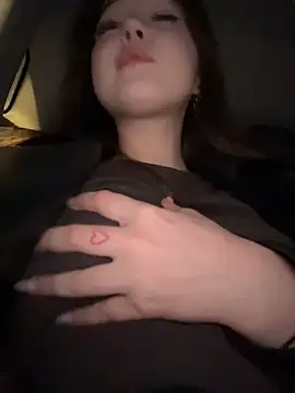 Peachy Dream online show from 10-28-25, 06:32