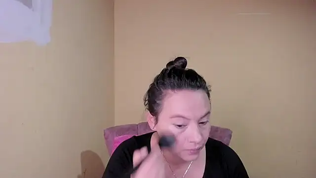 lauraguzman online show from 07-15-26, 02:50