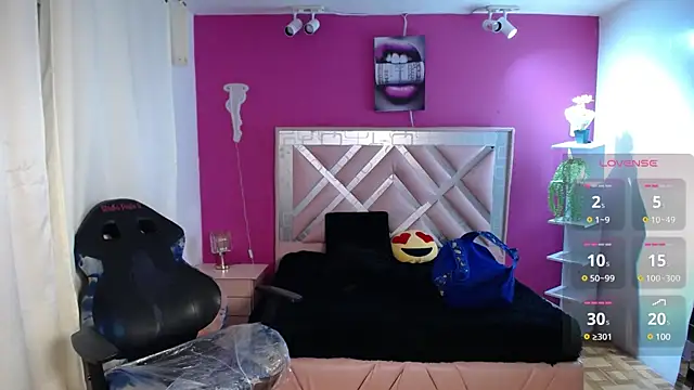 brithany smiith  online show from 01-05-25, 03:43