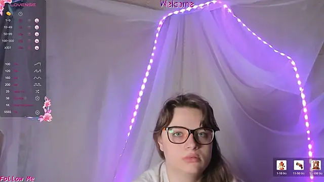 Snapshot of Seductive_She_Wolf chatting on 06-19-26, 03:05 Seductive She Wolf online show from 06-19-26, 03:05