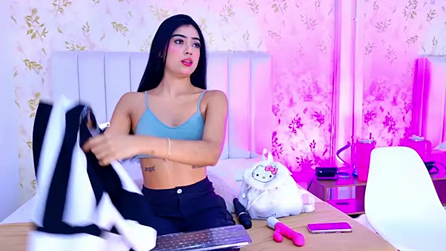 Mia-Monroe online show from 11-16-25, 07:30