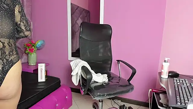 Sarah Hornny online show from 03-08-25, 10:22