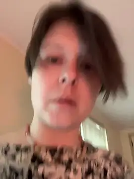 KatieBARBiE98 online show from 04-06-26, 12:06