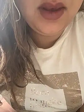 yassminsexy22 online show from 04-11-26, 01:15