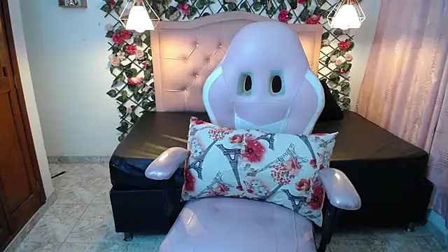 LucyCute 1 online show from 02-10-26, 01:59