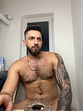 LoveIsBlind  online show from 12-27-24, 01:11