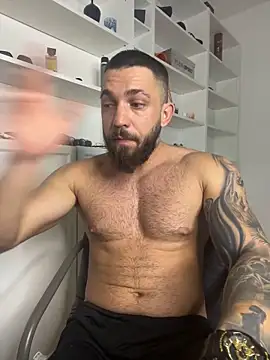 LoveIsBlind  online show from 09-23-25, 03:53