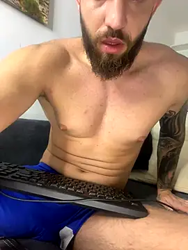 LoveIsBlind  online show from 09-28-25, 03:23