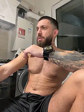 LoveIsBlind  online show from 10-20-25, 05:46