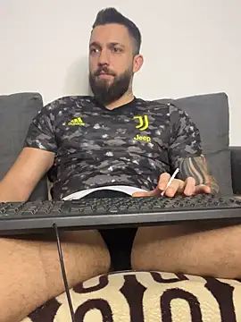 LoveIsBlind  online show from 11-26-25, 10:11