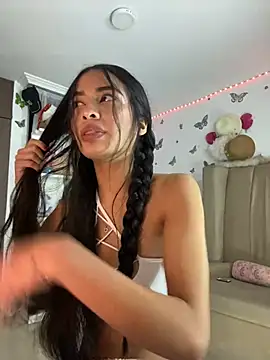 lina pink online show from 01-30-25, 11:24