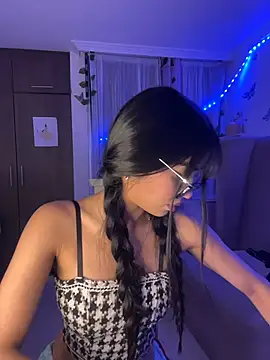 lina pink online show from 10-09-25, 03:15