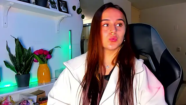 evy orange1 online show from 04-01-26, 12:00