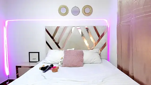 KriisvanyLeroy online show from 04-05-26, 03:04