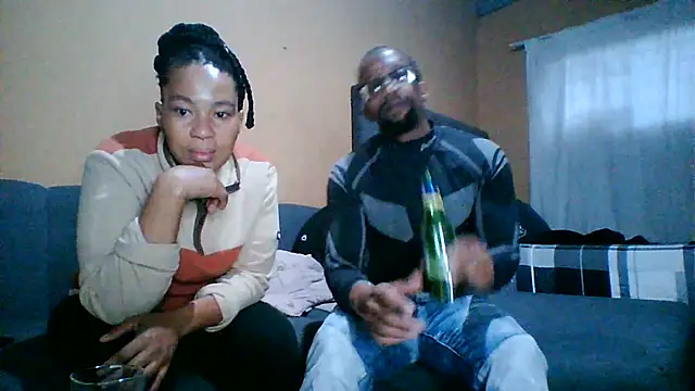 Snapshot of Sgeme325is chatting on 08-08-26, 03:47 Sgeme325is online show from 08-08-26, 03:47