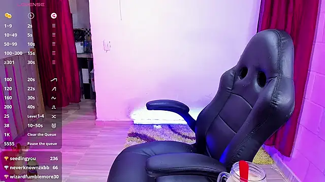 Snapshot of Sharon_hils chatting on 01-02-25, 03:40 Sharon hils online show from 01-02-25, 03:40