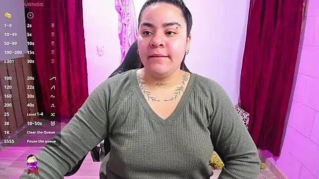 Snapshot of Sharon_hils chatting on 01-08-25, 01:20 Sharon hils online show from 01-08-25, 01:20