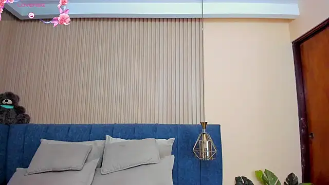 kathecute   online show from 12-21-25, 01:35