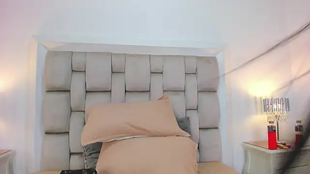 Snapshot of SamanthaFerrer__ chatting on 02-18-26, 07:54 SamanthaFerrer online show from 02-18-26, 07:54