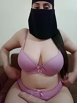 Snapshot of Arabic-Rose chatting on 04-23-26, 12:29 Arabic-Rose online show from 04-23-26, 12:29