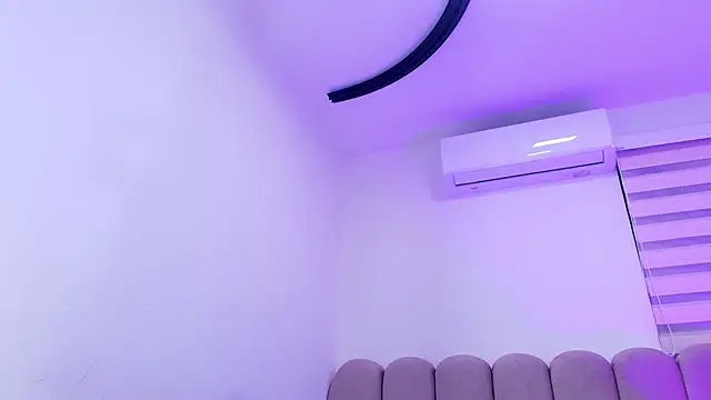 nicol f online show from 04-06-26, 03:15