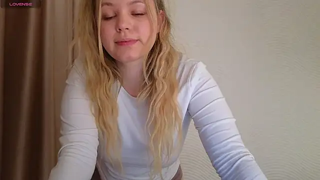 Milana15 online show from 04-15-26, 04:36