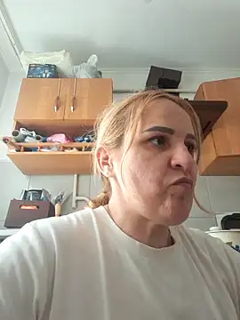 Snapshot of Malichkaanna30 chatting on 06-28-26, 01:50 Malichkaanna30 online show from 06-28-26, 01:50