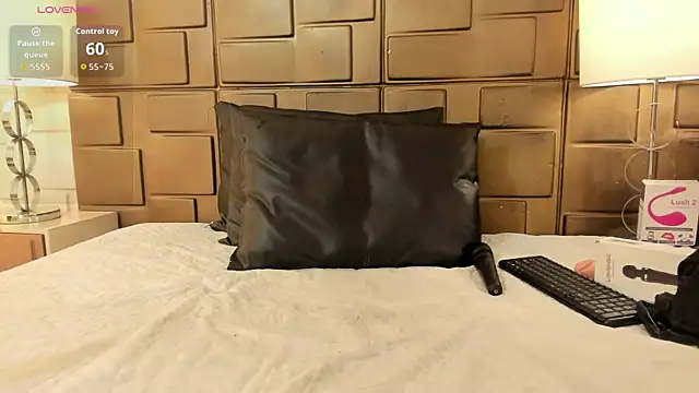 NaomyRivera online show from 07-12-26, 12:51
