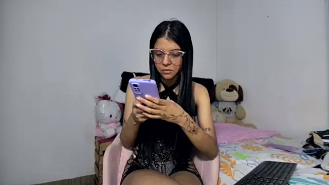 Snapshot of Michi_sexy chatting on 07-19-26, 01:48 Michi sexy online show from 07-19-26, 01:48