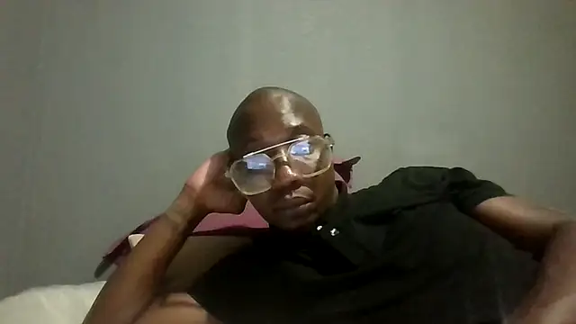 Snapshot of TheeRealShow chatting on 03-01-26, 01:29 TheeRealShow online show from 03-01-26, 01:29