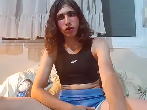 Snapshot of myself314 chatting on 10-05-25, 11:35 myself314 online show from 10-05-25, 11:35