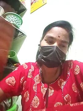 Snapshot of anusiya01 chatting on 09-15-25, 05:35 anusiya01 online show from 09-15-25, 05:35