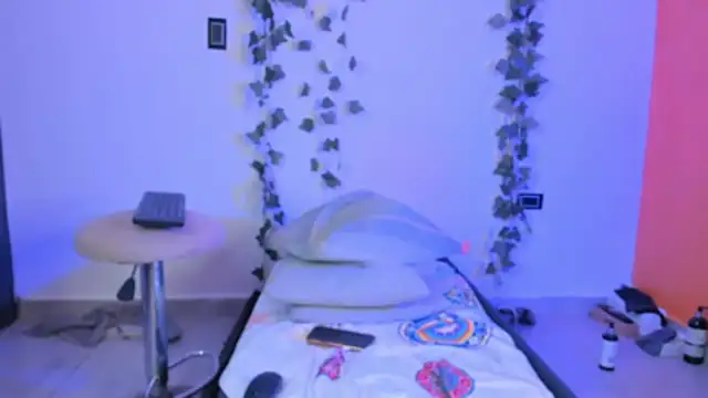 Snapshot of Cataleya19__ chatting on 02-25-26, 10:03 Cataleya19 online show from 02-25-26, 10:03
