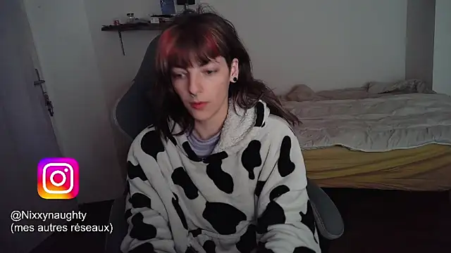 Snapshot of Nixxy_naughty chatting on 03-03-25, 09:15 Nixxy naughty online show from 03-03-25, 09:15