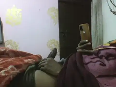Snapshot of Desi_GfBf chatting on 01-30-25, 05:17 Desi GfBf online show from 01-30-25, 05:17