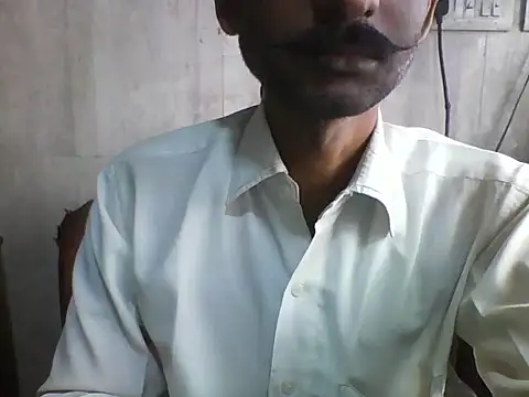 Snapshot of Desi_GfBf chatting on 10-19-25, 06:14 Desi GfBf online show from 10-19-25, 06:14