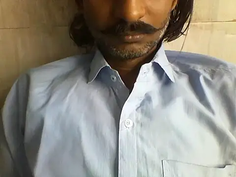 Snapshot of Desi_GfBf chatting on 10-22-25, 05:52 Desi GfBf online show from 10-22-25, 05:52