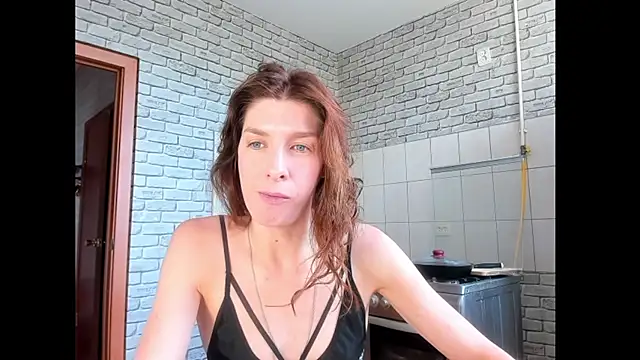Snapshot of YourSuperModel chatting on 05-27-26, 05:04 YourSuperModel online show from 05-27-26, 05:04