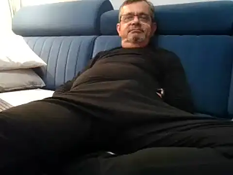 Snapshot of axecoman60 chatting on 01-31-25, 07:18 axecoman60 online show from 01-31-25, 07:18