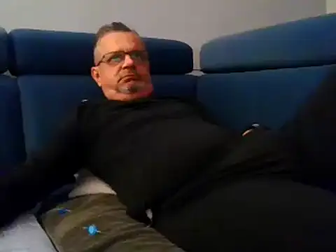 Snapshot of axecoman60 chatting on 02-20-25, 07:19 axecoman60 online show from 02-20-25, 07:19