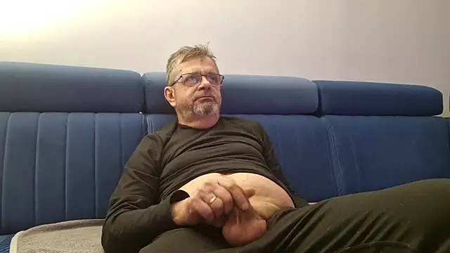 Snapshot of axecoman60 chatting on 03-18-25, 07:53 axecoman60 online show from 03-18-25, 07:53