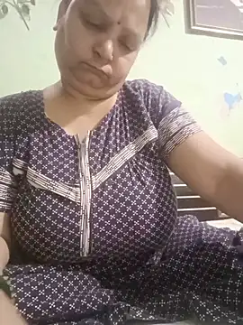 Snapshot of Kavya_kapoor chatting on 06-12-26, 05:56 Kavya kapoor online show from 06-12-26, 05:56