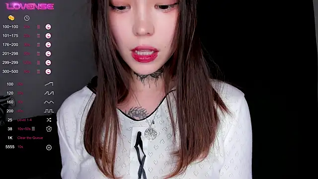 Snapshot of Dark_Ester chatting on 11-21-25, 10:03 Dark Ester online show from 11-21-25, 10:03