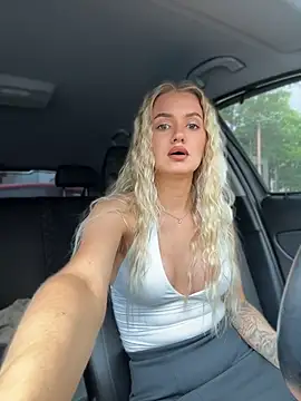 Snapshot of Devill_Angel_ chatting on 07-19-26, 10:52 Devill Angel online show from 07-19-26, 10:52