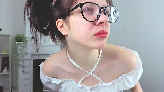 Baby Evalena online show from 01-06-26, 05:11