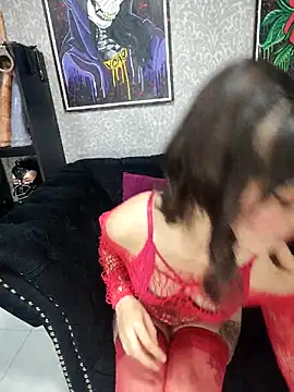 Snapshot of CamiilaMarti chatting on 06-10-26, 05:01 CamiilaMarti online show from 06-10-26, 05:01